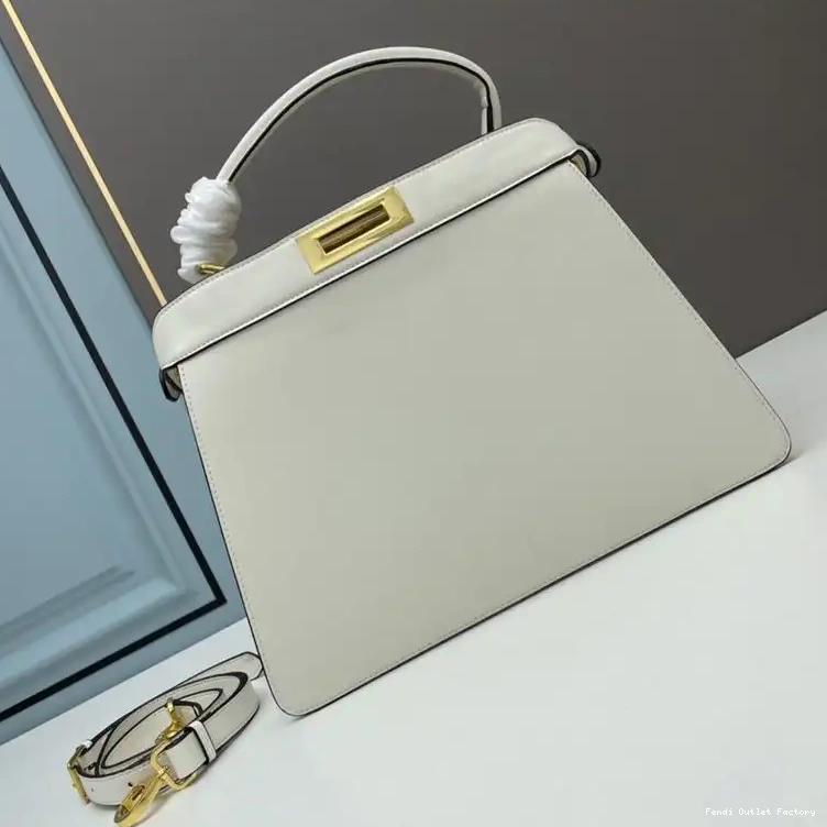 Affordable HOT ISeeU White Bag Laether Nappa Peekaboo Medium Fendi In 0511